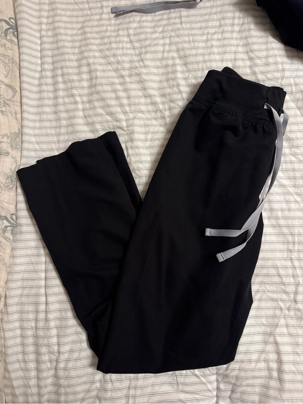 FIGS High Waisted Livingston Scrub Pants ‘Black’